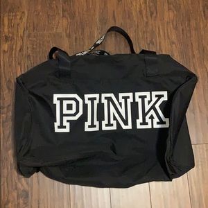 NWOT VS PINK DUFFLE BAG